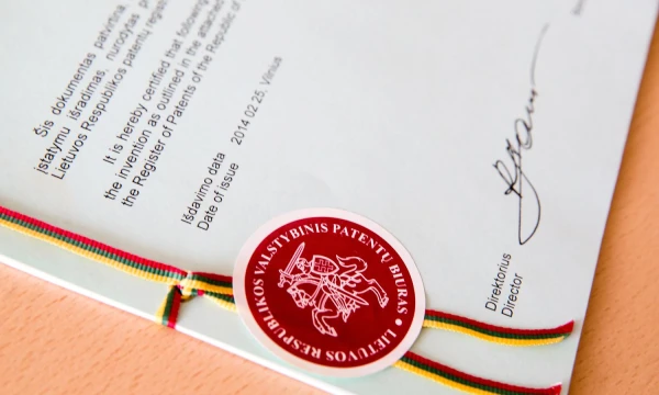 Valstybinio patentų biuro išduoti patentai. Vladimiro Ivanovo (VŽ) nuotr.