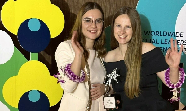 R. Valaitytė ir A.Rusteikienė po apdovanojimų.