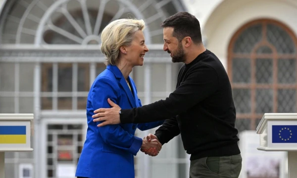Ursula von der Leyen, Europos Komisijos pirmininkė, ir Volodymyras Zelenskis, Ukrainos prezidentas. Sergejaus Supinsky (AFP / „Scanpix“) nuotr.