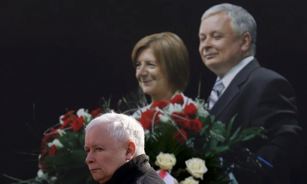 Jarosławas Kaczyńskis teigia, jog nori, kad jo brolio dvynio Lecho vardu pavadintas institutas taptų stipriausia Lenkijos dešiniųjų strateginės analizės organizacija. „Reuters“ nuotr.