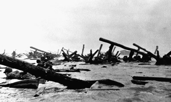 Omahos paplūdimys 1944 m. „Scanpix“ nuotr. 