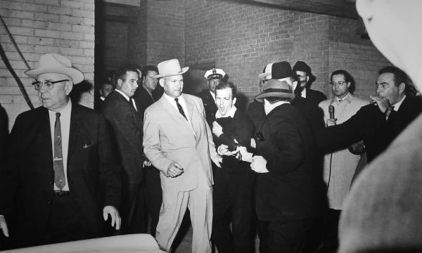 Jackas Ruby nužudė Lee Harvey Oswaldą. Jis tikėjosi, kad bus apdovanotas už savo žygdarbį, tačiau buvo patrauktas baudžiamojon atsakomybėn. „Wikimedia Commons“ nuotr.