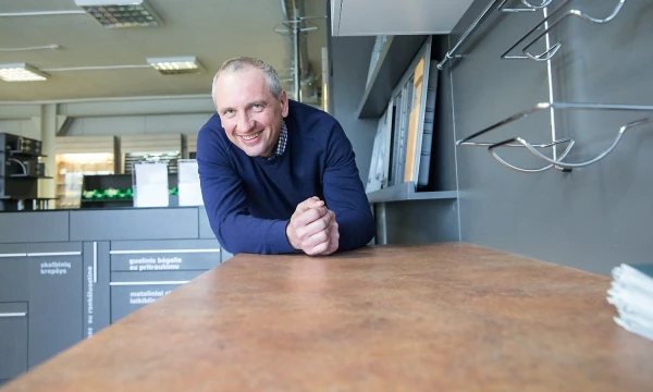 Kęstutis Baranauskas, UAB „Alsotana“ direktorius: „Kadangi beveik visas gamybos grandis atliekame patys, tai garantuoja patrauklią kainą.“
JUDITOS GRIGELYTĖS (VŽ) NUOTR.

