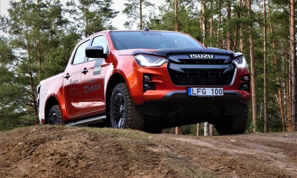 Trečiosios kartos „D-Max“ orientuojamas ir į laisvalaikio automobilio ieškančius pirkėjus.Lino Butka