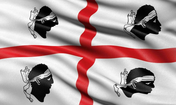 Sardinijos vėliava. „Shutterstock“ nuotr.