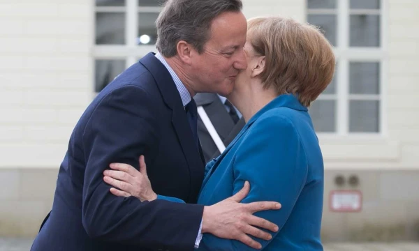 Angela Merkel, Vokietijos kanclerė, ir Davidas Cameronas, Jungtinės Karalystės premjeras. „Reuters“ / „Scanpix“ nuotr.