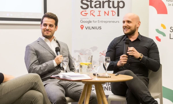 Eimantas Sabaliauskas ir Tomas Okmanas, kibernetinio saugumo bendrovės „Tesonet“ vadovai. 
Juditos Grigelytės (VŽ) nuotr.