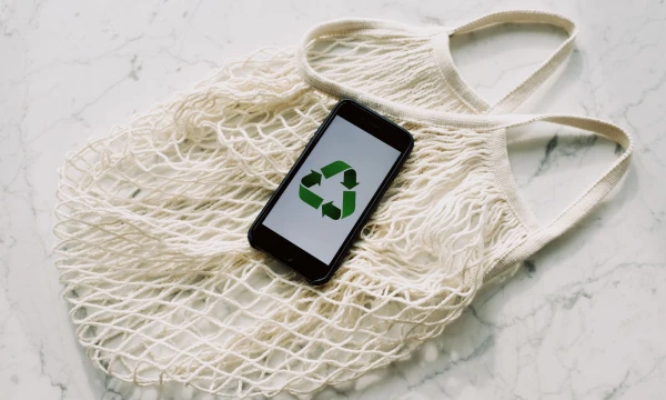 Įvairių apklausų duomenimis, bent 6 iš 10 vartotojų sutiktų keisti pirkimo įpročius, jei tai padėtų sumažinti neigiamą poveikį aplinkai.