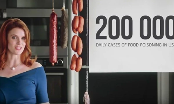 Stop kadras iš „Foodsniffer“ klipo. 