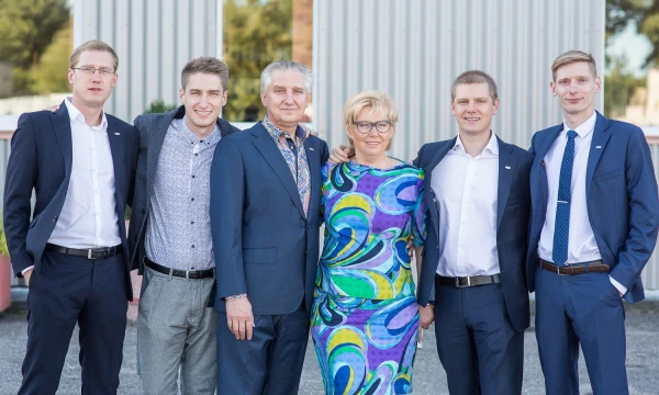 Norint išvengti trinties tarp kartų, galioja susitarimas, kad šeimos įmonėje marčios nedirbs. Asmeninio archyvo nuotr.