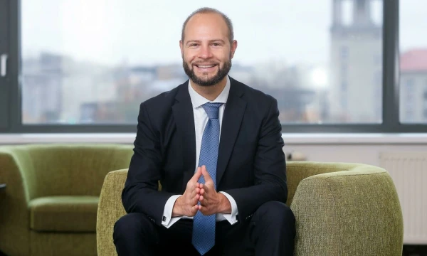 Mindaugas Reinikis stoja prie „IAB Baltics“ vairo. Vladimiro Ivanovo (VŽ) nuotr.