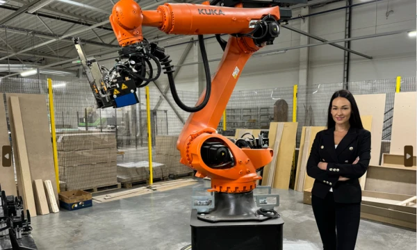 Monika Grušnienė, UAB „Padvaiskas ir Ko“ direktorė: „Pasitelkus robotą tas pats darbuotojų skaičius per tą patį laiką gali surinkti du kartus daugiau gaminių.“