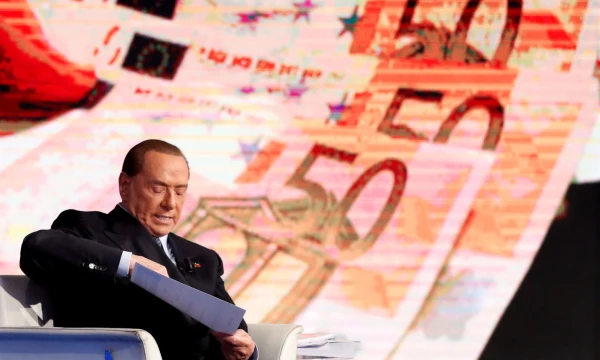 Silvio Berlusconi, „Forza Italios“ lyderis, subūrė trijų partijų centro dešinės koaliciją, kuriai prognozuojama persvara rinkimuose.
Remo Casilli („Reuters“ / „Scanpix“) nuotr.