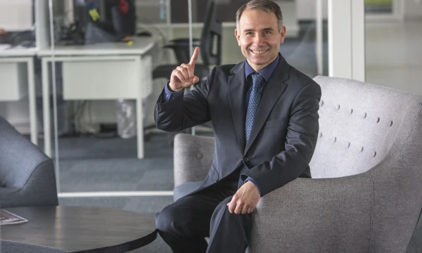 Petras Masiulis, UAB „Tele2“ generalinis direktorius: „Tikinčiajam lengviau rūpintis žmonėmis, nes jis supranta, kad Dievas juo rūpinasi. O netikintis to nežino, jis yra labiau pažeidžiamas, jam daug sunkiau priimti gyvenimo iššūkius.“  Vladimiro Ivanovo (VŽ) nuotr.