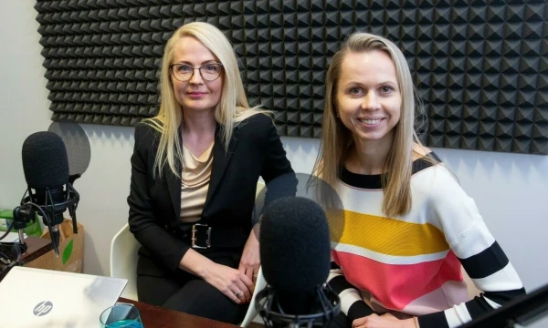 Simona Oliškevičiūtė-Cicėnienė, advokatų kontoros „Cobalt“ partnerė (kairėje) ir Neringa Rastenytė-Jančiūnienė, „Newsec“ kapitalo rinkų vadovė Baltijos šalyse. Juditos Grigelytės (VŽ) nuotr.