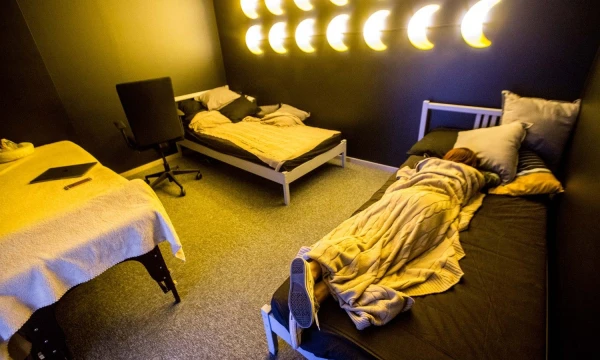 Darbo pertraukėle galima pasinaudoti trumpai pamiegoti. Juditos Grigelytės (VŽ) nuotr.