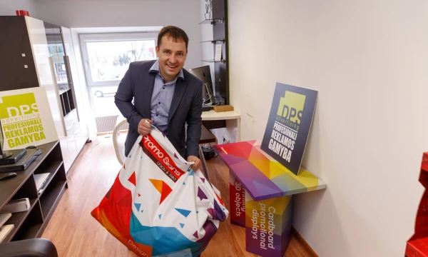 Tomas Ališauskas, UAB „DPS Advertising“ generalinis direktorius: „Kai vieną dieną supratau, kad mano pardavėjai parduoda net geriau negu aš, nusprendžiau jiems nebetrukdyti.“
VLADIMIRO IVANOVO (VŽ) NUOTR.