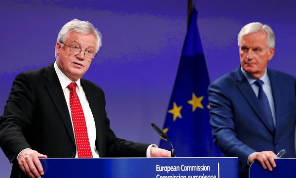 Davidas Davisas ir Michelis Barnier, JK ir ES derybininkai. Francois Lenoir („Reuters“ / „Scanpix“) nuotr.