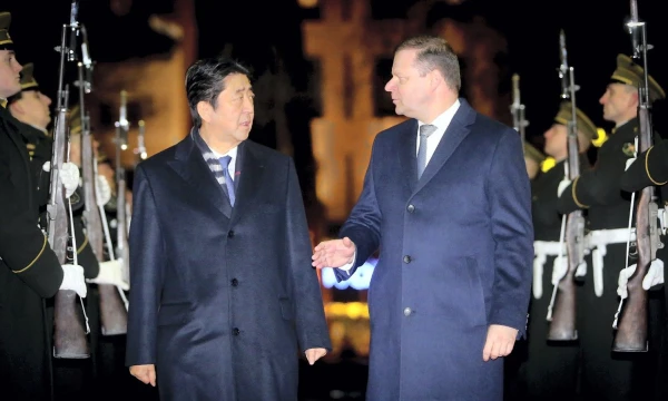 Lietuvos Respublikos Ministro Pirmininko Sauliaus Skvernelio susitikimas su Japonijos Ministru Pirmininku Shinzo Abe. Vidmanto Balkūno (15min / Scanpix) nuotr.