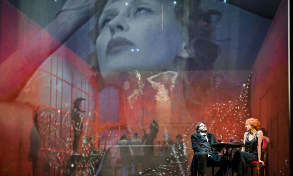 Scena iš spektaklio „Užburtas kalnas“, rež. Krystianas Lupa. Lauros Vancevičienės nuotr.