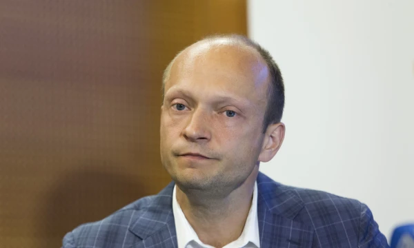 Nerijus Mačiulis, „Swedbank“ vyriausiasis ekonomistas: „Daugybė rodiklių rodo, kad mes turime nefunkcionalią, neefektyvią, į kiekybę, o ne kokybę orientuotą švietimo sistemą.“ Juditos Grigelytės (VŽ) nuotr.