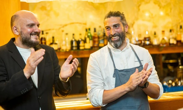 Donatas Kučikas, restorano „Juodasis kalnas“ šefas ir „Michelin“ žvaigždute apdovanoto Italijos restorano „Sanbrite" šefas Riccardo Gaspari.