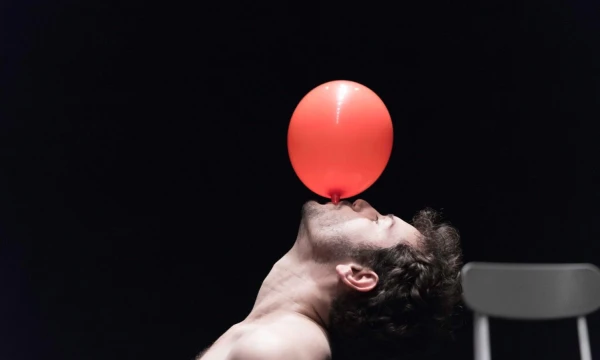 Iš tarptautinio lėlių teatro festivalio „Materia Magica“. Spektaklis „Ir mano širdis beveik sustojo“. Rengėjų nuotr. 