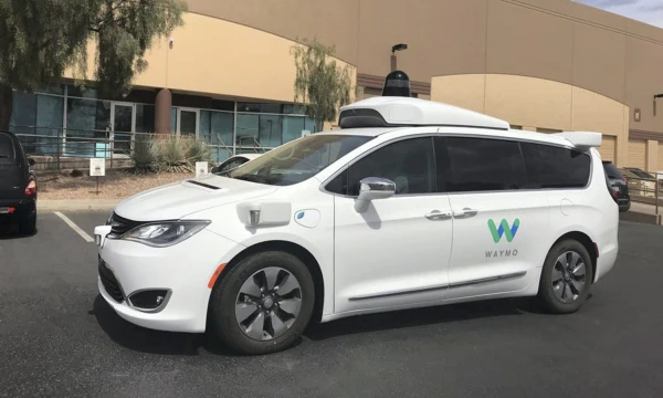 „Waymo“ savavaldis automobilis. Heather Somerville („Scanpix“ / „Reuters“) nuotr.