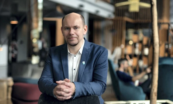 Ramūnas Liubertas, ESET Lietuva IT inžinierius, pabrėžia, kad už didelę įmonės apyvartą hakeriams kur kas vertingesni bendrovės sukaupti duomenys. Ryčio Galadausko nuotr.