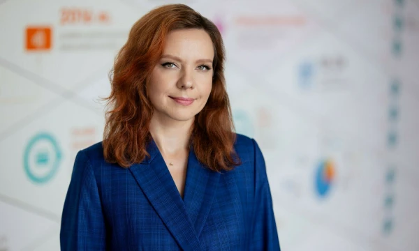 Karolina Semionovaitė, „Swedbank“ Lietuvoje Tvarumo vadovė, sako, kad gamybos sektorius susiduria su daugybe tvarumo iššūkių, kurie reikalauja nuoseklių ir inovatyvių sprendimų. Bendrovės nuotr.