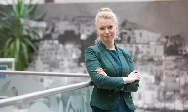 Kotryna Stankutė-Jaščemskienė, GLL vadovė: „Norint pakylėti valstybės įmones į kitą lygį, manau , negalima palikti už borto užsienyje išsilavinimą ir patirtį įgijusių profesionalų, kurie nemokamai galėtų perteikti savo žinias, pasidalinti vertingais kontaktais“. Juditos Grigelytės (VŽ) nuotr.