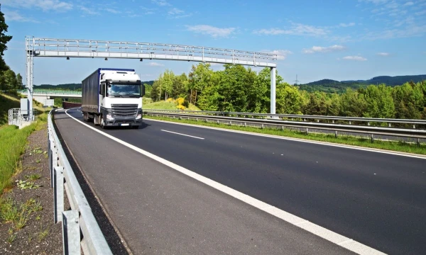 Skaičiuojama, kad dėl Mobilumo paketo diskriminacinių reikalavimų mūsų šalies krovinių vežimo automobiliais sektoriaus patiriami iššūkiai galėtų lemti mažiausia 1,6% BVP praradimą.
