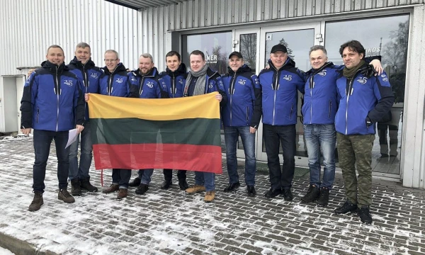 „Ad Rem“ grupės įmonių vadovai prieš žygį į kalnus Lietuvos 100-mečio proga