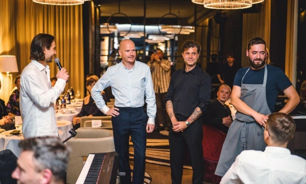 Restorano „Motif“ savininkai (iš kairės): Justinas Žvigas, Darius Bivainis, Martynas Meidus ir virtuvės meistras Povilas Zuoza. Įmonės nuotr.