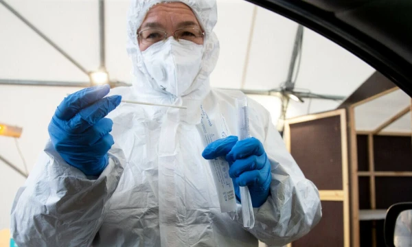 Mobilus koronaviruso patikros punktas Vilniuje. Juditos Grigelytės (VŽ) nuotr.