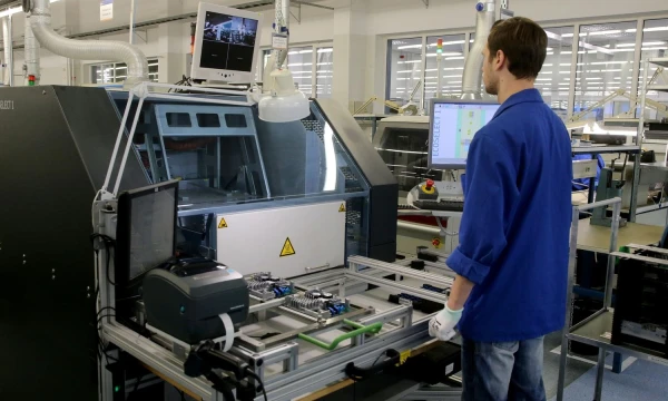 Penkerių pastarųjų metų laikotarpiu UAB „Kitron“ pajamos pakilo dvigubai. Algimanto Barzdžiaus nuotr.