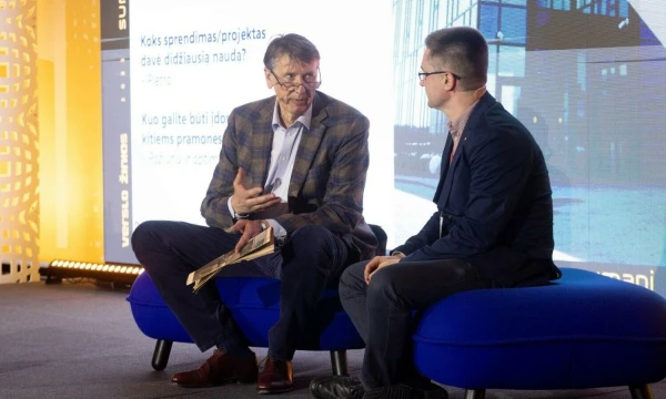Rimas Varanauskas, UAB „Freda“ ir UAB „Geras baldų fabrikas“ kontrolinio akcijų paketo savininkas (kairėje) ir  Marius Bulbukas, EY Technologijų konsultacijų grupės vadovas. Juditos Grigelytės (VŽ) nuotr.