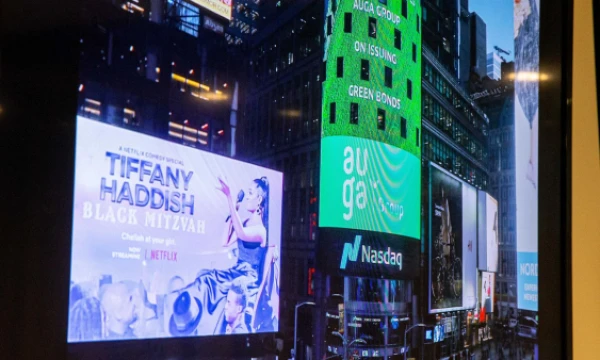 Simbolinis varpo dūžis „Auga group” žaliųjų obligacijų įtraukimo į Nasdaq Baltijos Skolos vertybinių popierių sąrašą proga. Juditos Grigelytės (VŽ) nuotr.