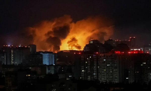 Kyjivas naktinės atakos metu. Glebo Garanicho („Reuters“ / „Scanpix“) nuotr. 