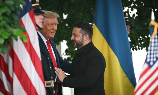 JAV prezidentas Donaldas Trumpas ir Ukrainos prezidentas Volodymyras Zelenskis. Andrew Caballero-Reynoldso (AFP / „Scanpix“) nuotr. 