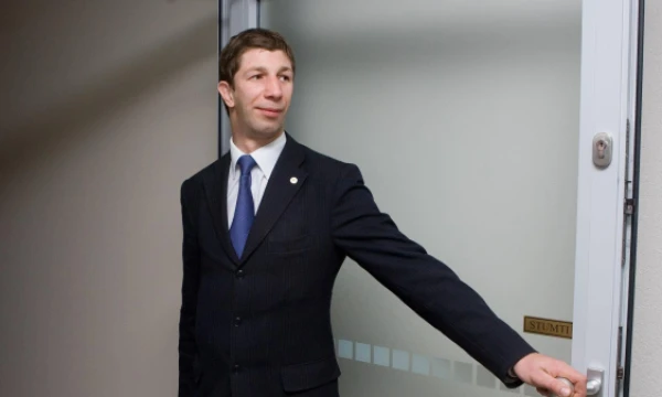 Antanas Nedzinskas, Tautos prisikėlimo partijos frakcijos seniūno pavaduotojas. Balsavimas Seime dėl Arūno Valinsko atstatydinimo. Juditos Grigelytės (VŽ) nuotr.