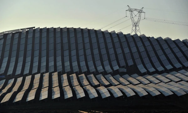 Saulės elektrinės Kinijoje. Jianano Yu („Reuters“ / „Scanpix“) nuotr.