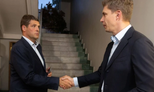 „Aušriečių“ lyderis R. Žemaitaitis ir socialdemokratų vadovas M. Sinkevičius. Juditos Grigelytės (VŽ) nuotr.