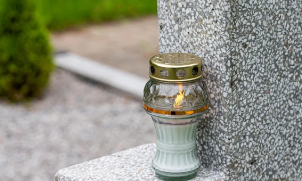 Žvakutė kapinėse. Juditos Grigelytės (VŽ) nuotr.