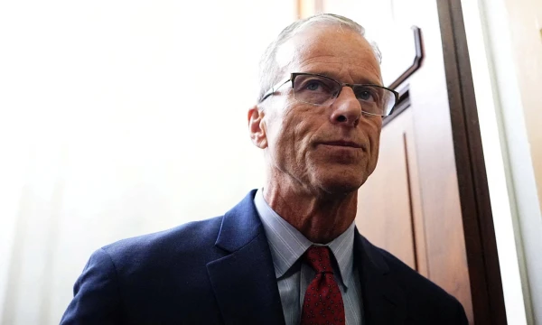 Senato respublikonų lyderis Johnas Thune'as. Aarono Schwartzo („Reuters“ / „Scanpix“) nuotr.  