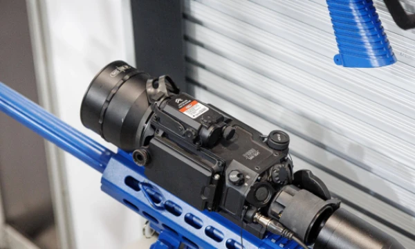 „Brolis semiconductors“ optiniai prietaisai. Vladimiro Ivanovo (VŽ) nuotr. „Brolis semiconductors“ optiniai prietaisai. Vladimiro Ivanovo (VŽ) nuotr.