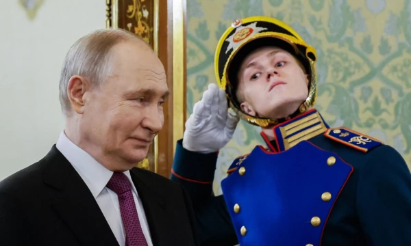 Karo nusikaltimais kaltinamas Rusijos autoritarinis lyderis Vladimiras Putinas. Maksimo Šemetovo (AFP/„Scanpix“) nuotr. 