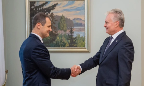 Paskirtojo premjero G. Palucko (kairėje) susitikimas su prezidentu G. Nausėda. Roberto Dačkaus (Prezidento kanceliarija) nuotr.  