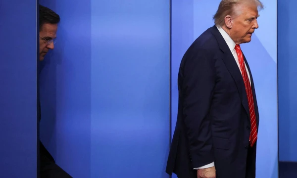 NATO generalinis sekretorius Markas Rutte ir JAV prezidentas Donaldas Trumpas. Christiano Hartmanno (AFP/„Scanpix“) nuotr. 