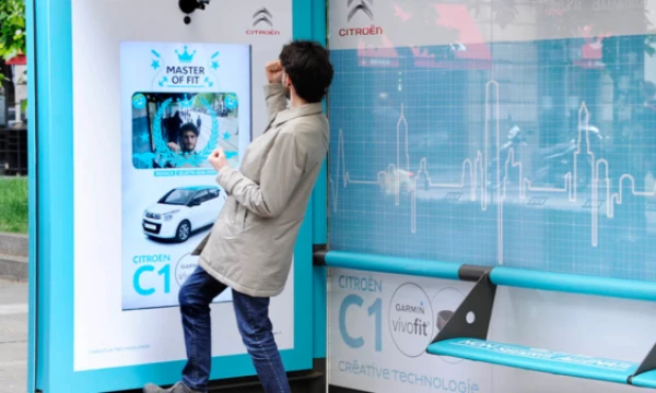 Z kartai interaktyvumas reklamoje išskiriamas kaip vienas svarbiausių sėkmingos kampanijos elementų.